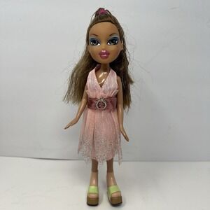 Bratz  Doll Yasmin 2001 with blue eyeshadow in Pink Dress